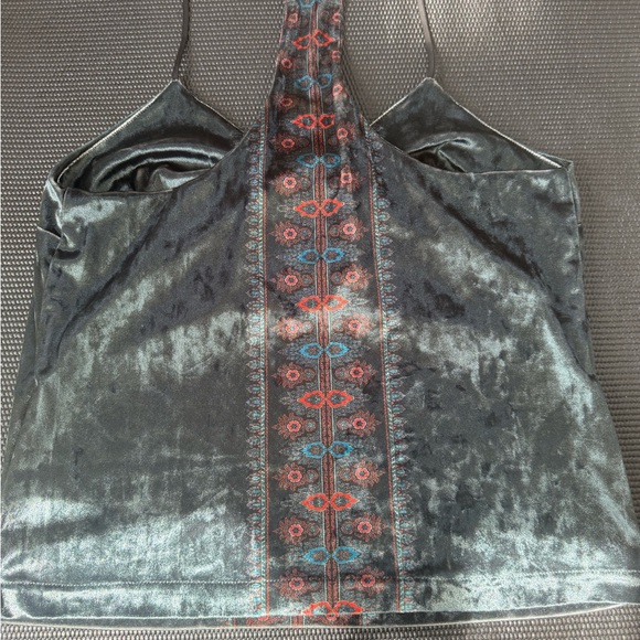 SAM&LAVI Velvet Tank - Picture 2 of 2